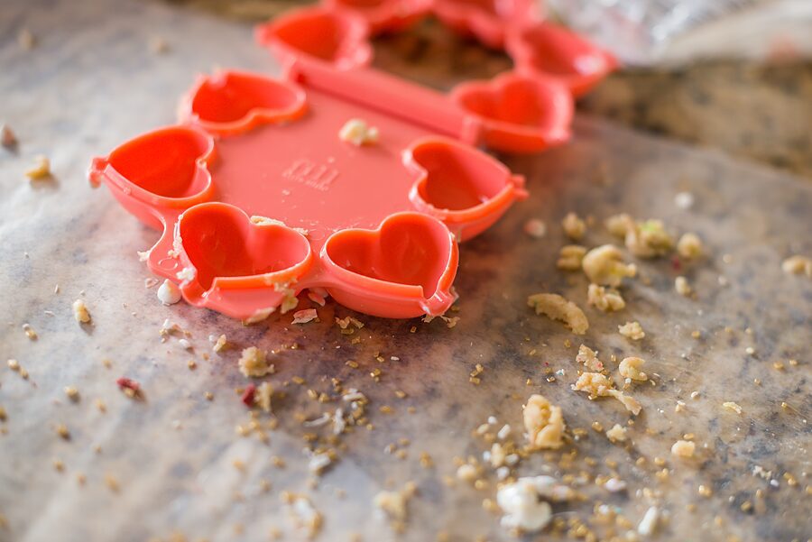 valentine_heart_cake_pops_dessert_ginny_haupert_GHP_9141