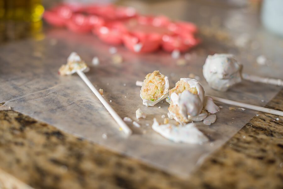valentine_heart_cake_pops_dessert_ginny_haupert_GHP_9145