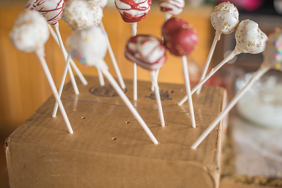 valentine_heart_cake_pops_dessert_ginny_haupert_GHP_9149