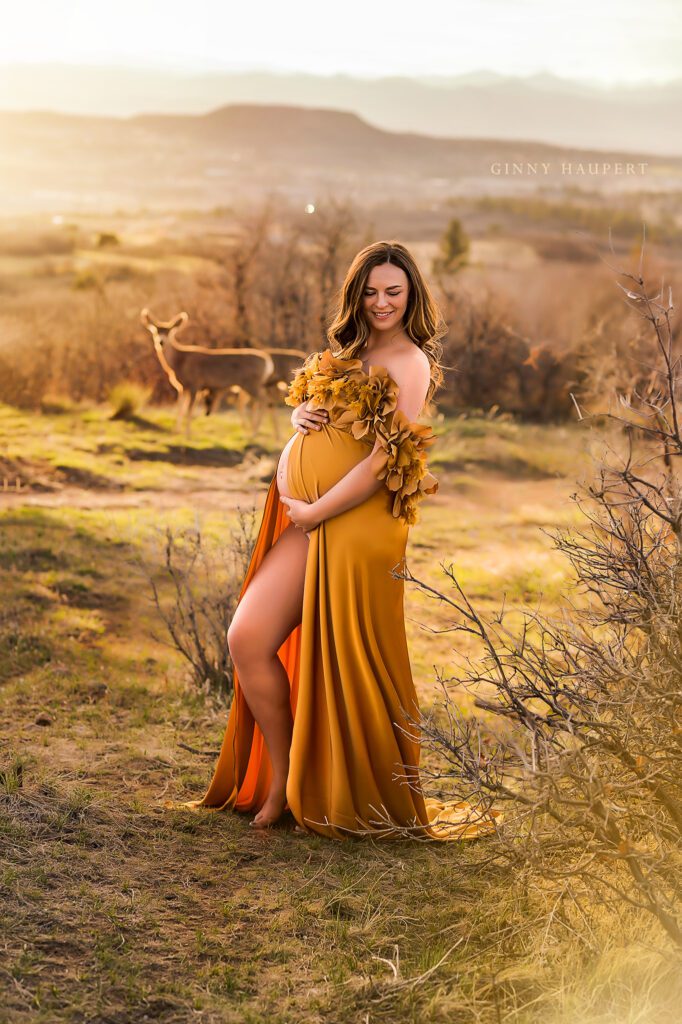 best places for a maternity shoot in Colorado, castle rock, summer