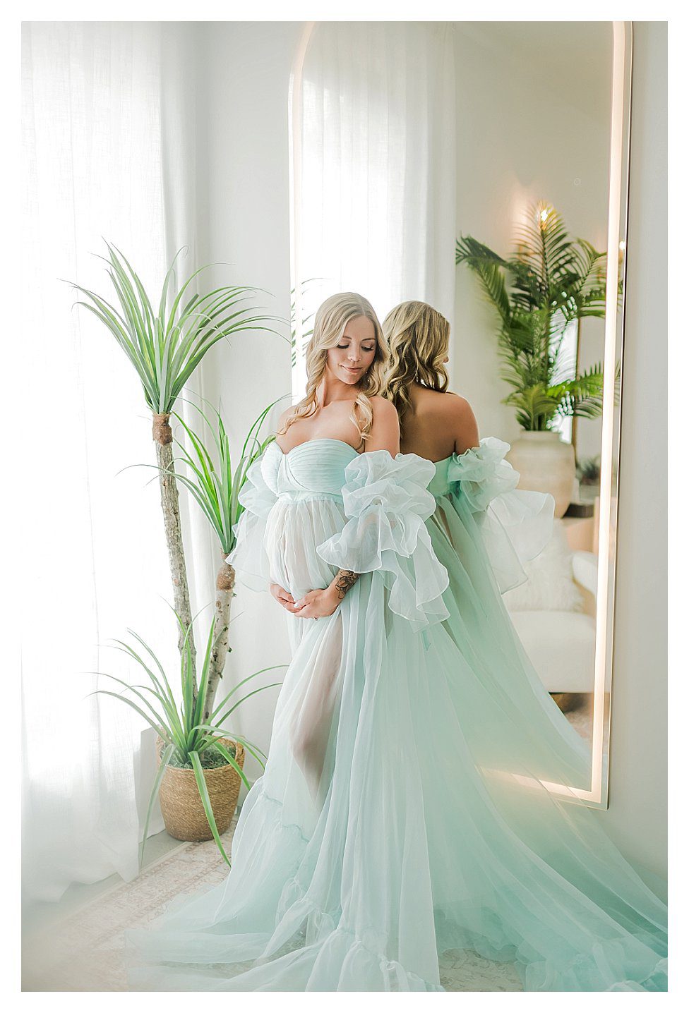 denver, best, top, maternity, photographers, photographer, studio, photoshoot, castle rock, springs, couples, indoor, gowns