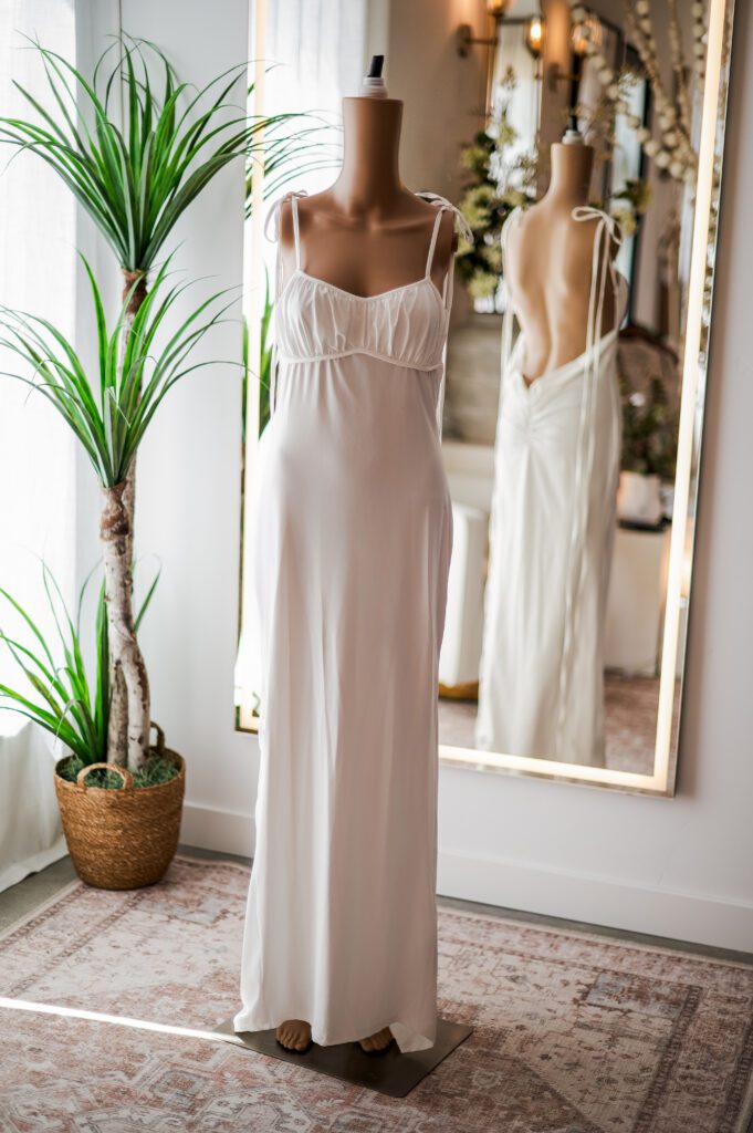 Simple Long Backless White Sundress (L)